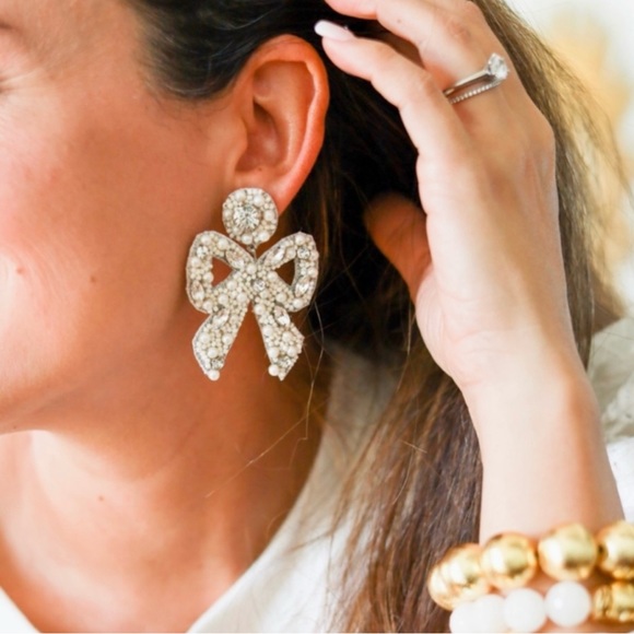 NWT Hayley Beaded Bow Earrings | White Pearl - Picture 3 of 3